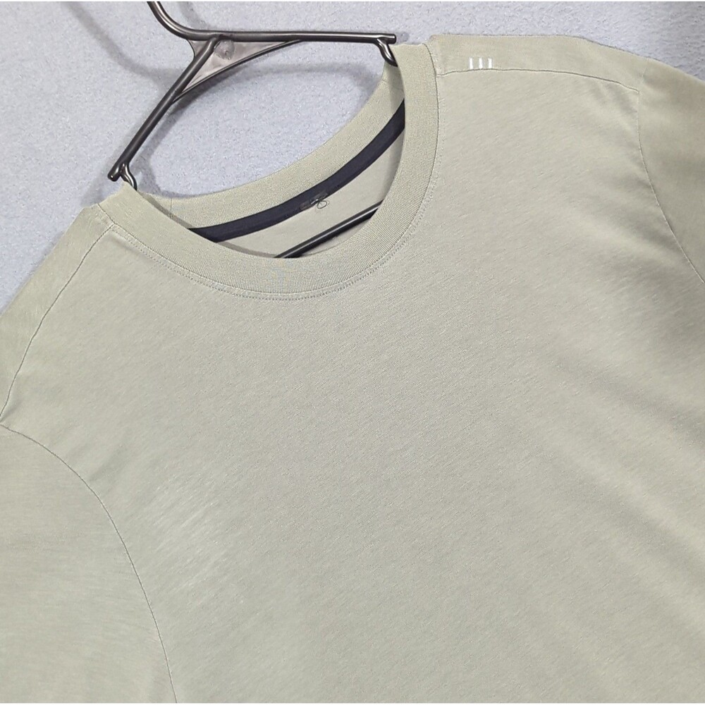 Lululemon T-Shirt Men's XL (estimated) Green Short Sleeve Tee